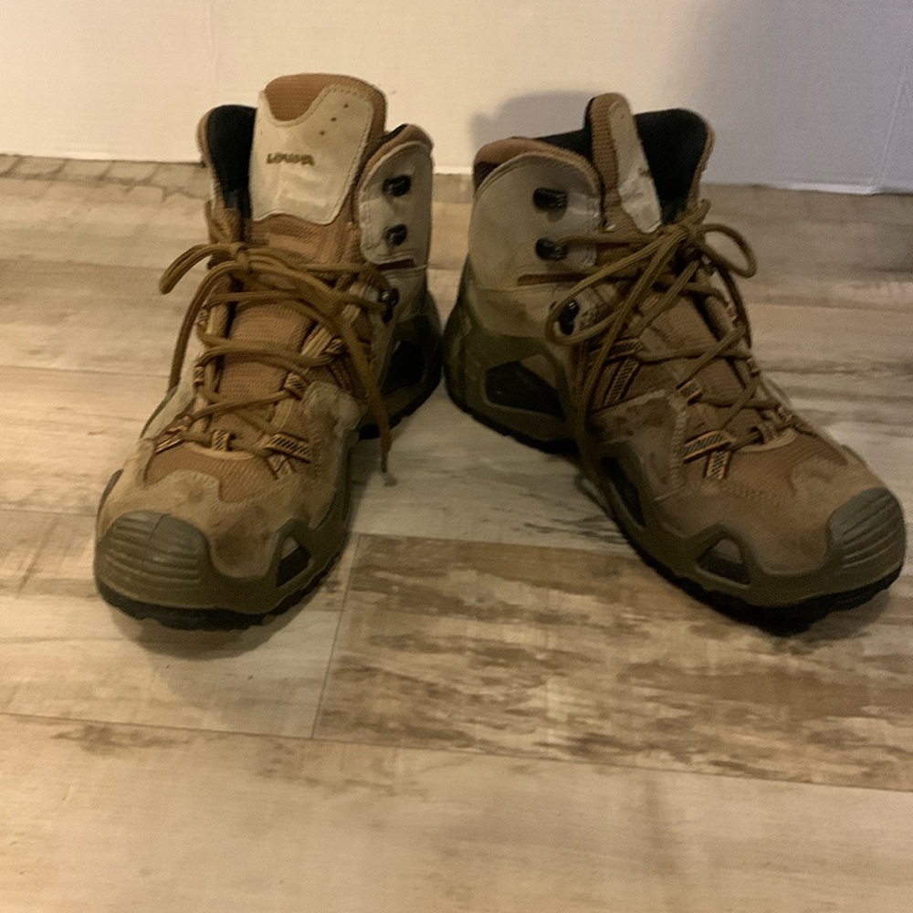 Lows Zephye GTX Mid Hiking/Backpacking Men’s Boots Size 9